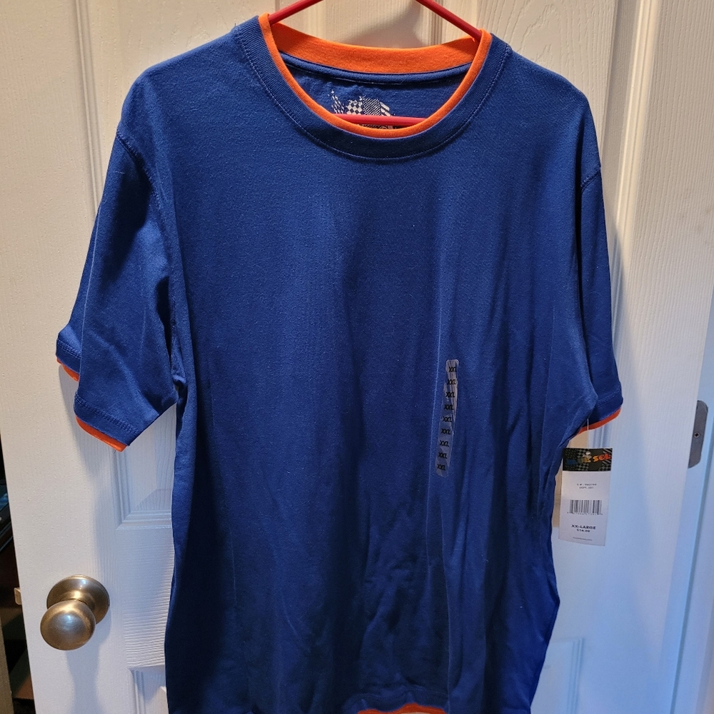 Short sleeve pull over tee.